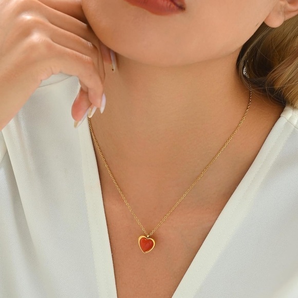 18K Gold Plated Cute Tiny Heart Necklace Dainty Love Heart Pendant Necklaces - Picture 2 of 5